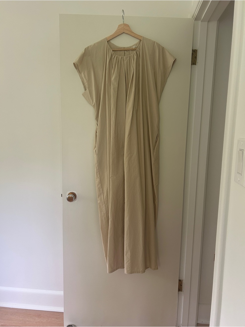 Black Crane Shirred Jumpsuit - Oyster - Picture 8 of 10